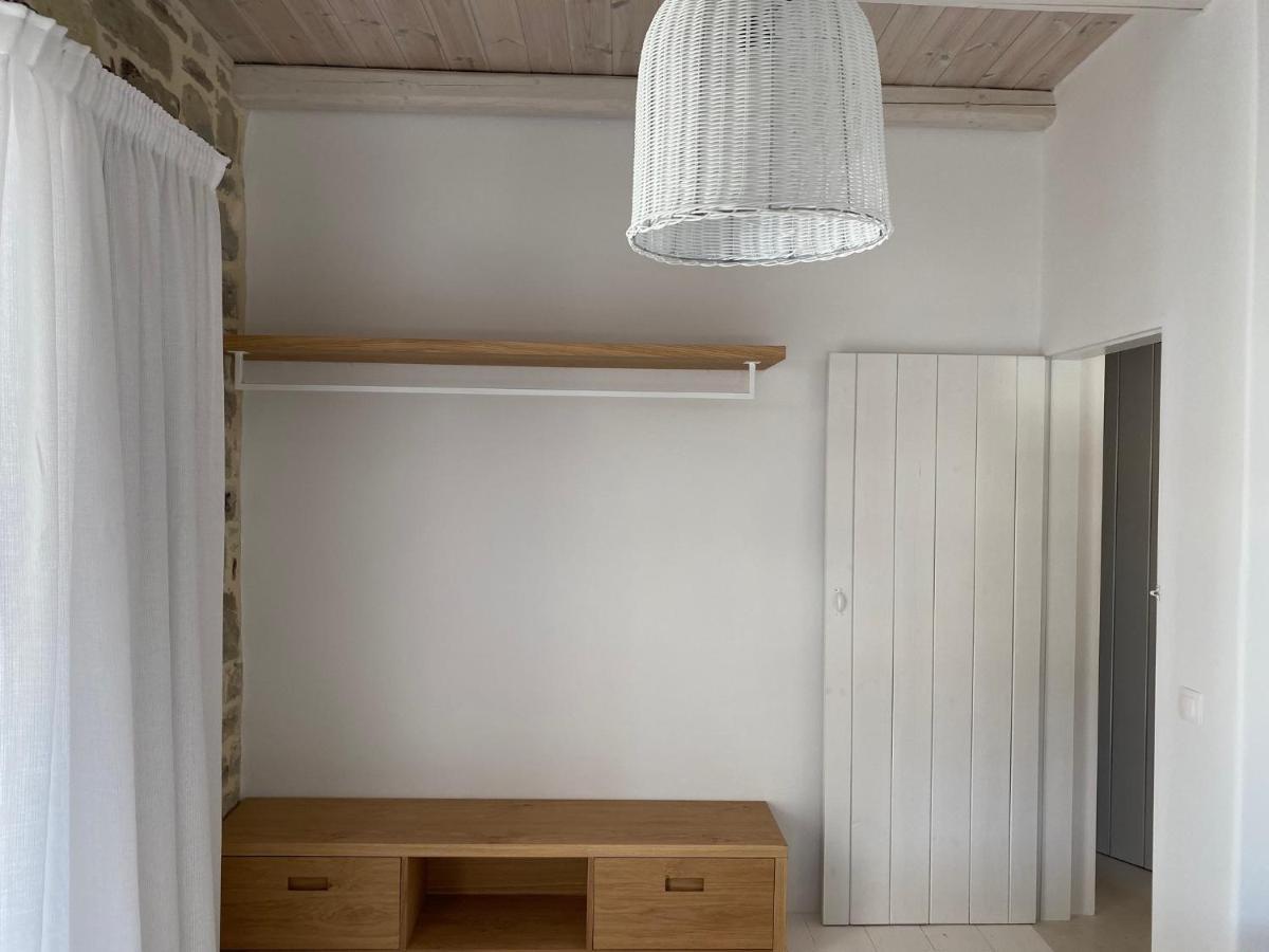 Laini Luxury Suites Pombia Екстериор снимка