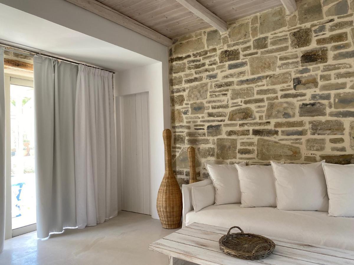 Laini Luxury Suites Pombia Екстериор снимка