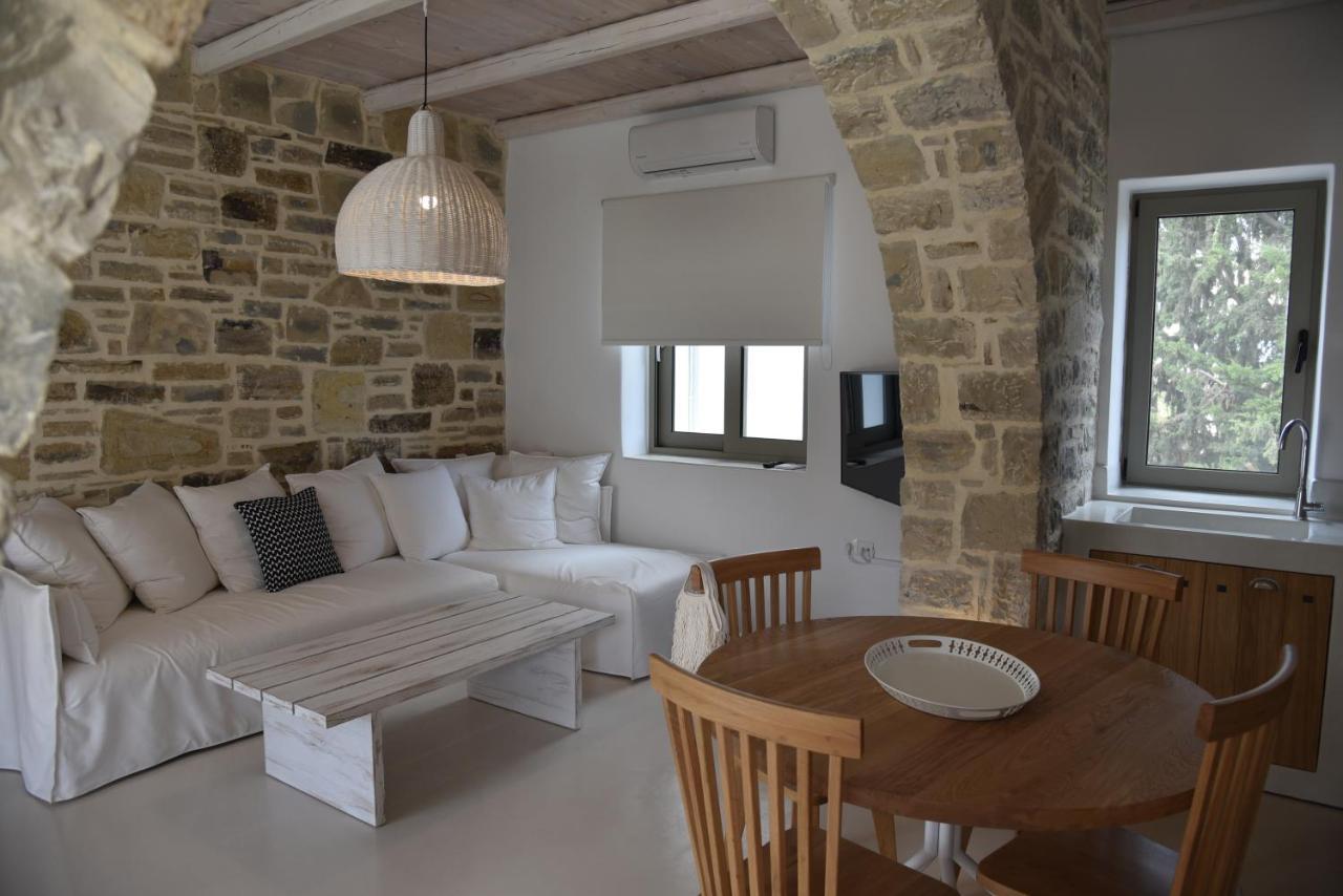 Laini Luxury Suites Pombia Екстериор снимка
