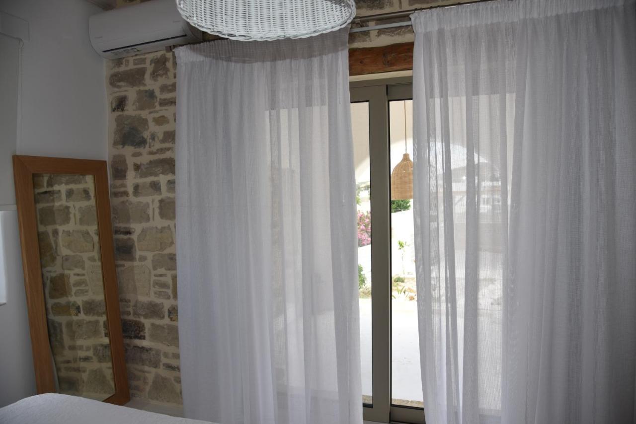 Laini Luxury Suites Pombia Екстериор снимка