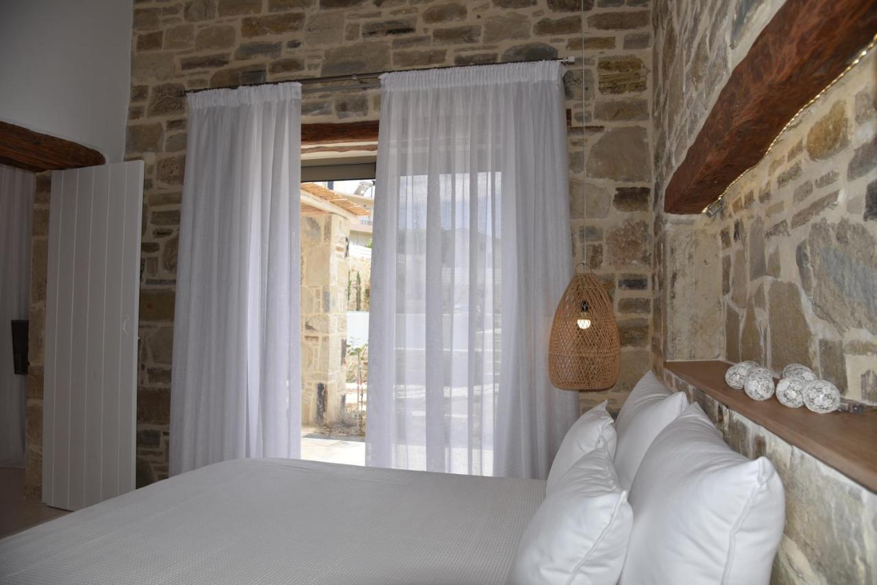 Laini Luxury Suites Pombia Екстериор снимка